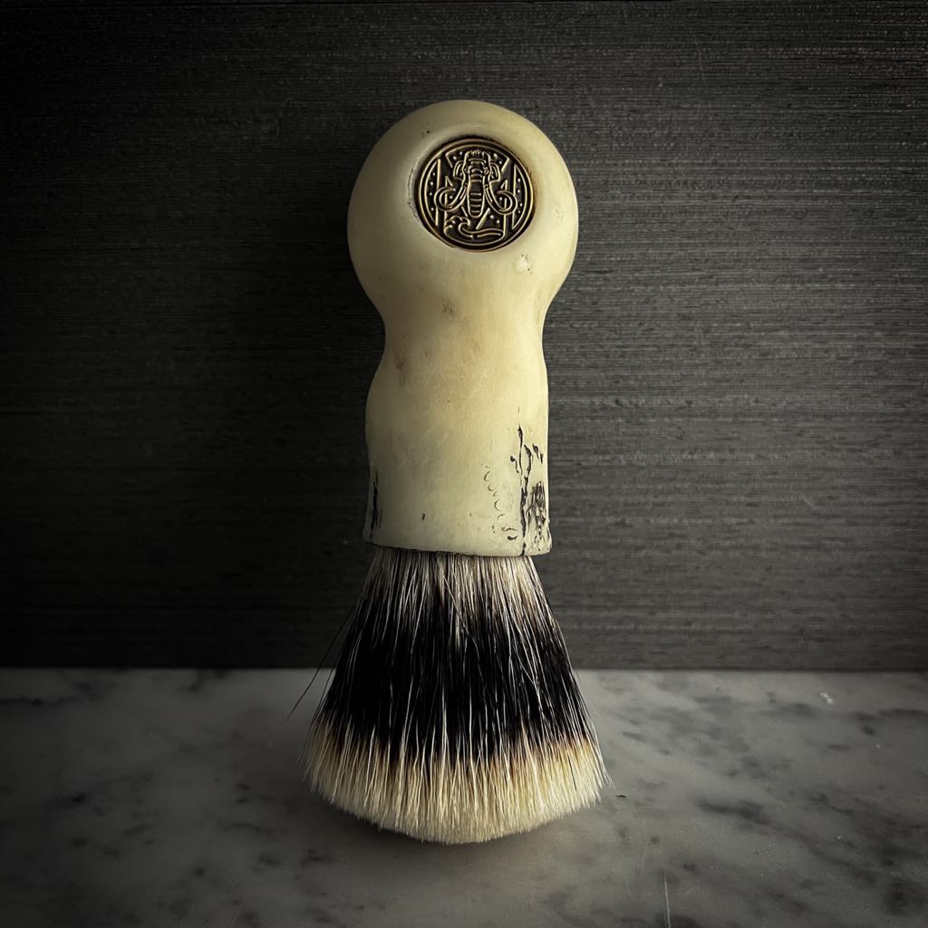 Chisel & Hound x Mammoth You & I (Will Die) shaving brush (w/ 26mm v25 Fanchurian knot)